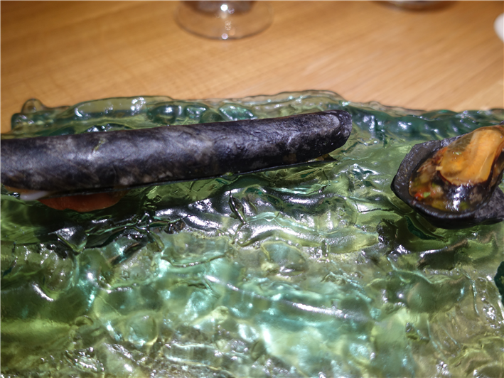 razor clam and mussel, or so it seems